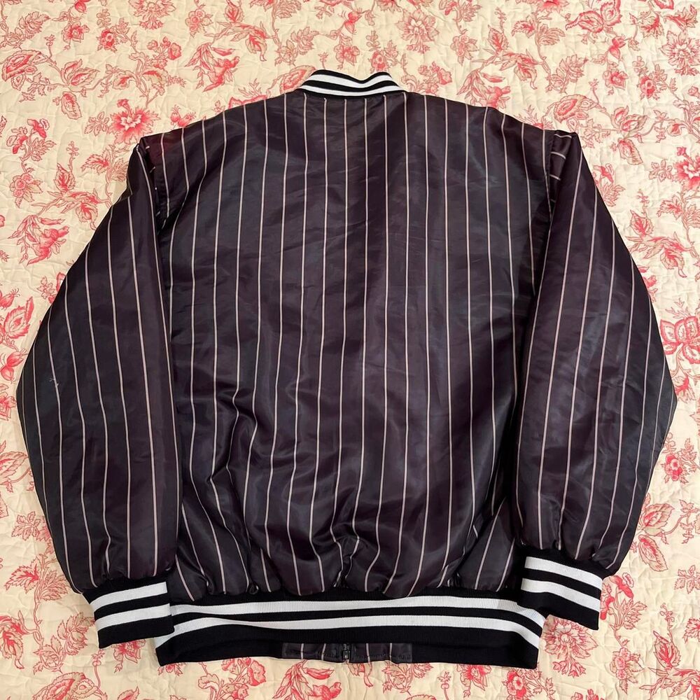 Avirex Embroidered Spell out Graphic Full Zip puffer jacket! - Picture 3 of 5